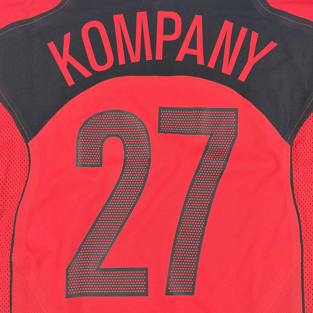 BELGIUM 2004/2005 HOME SHIRT - #27 KOMPANY 