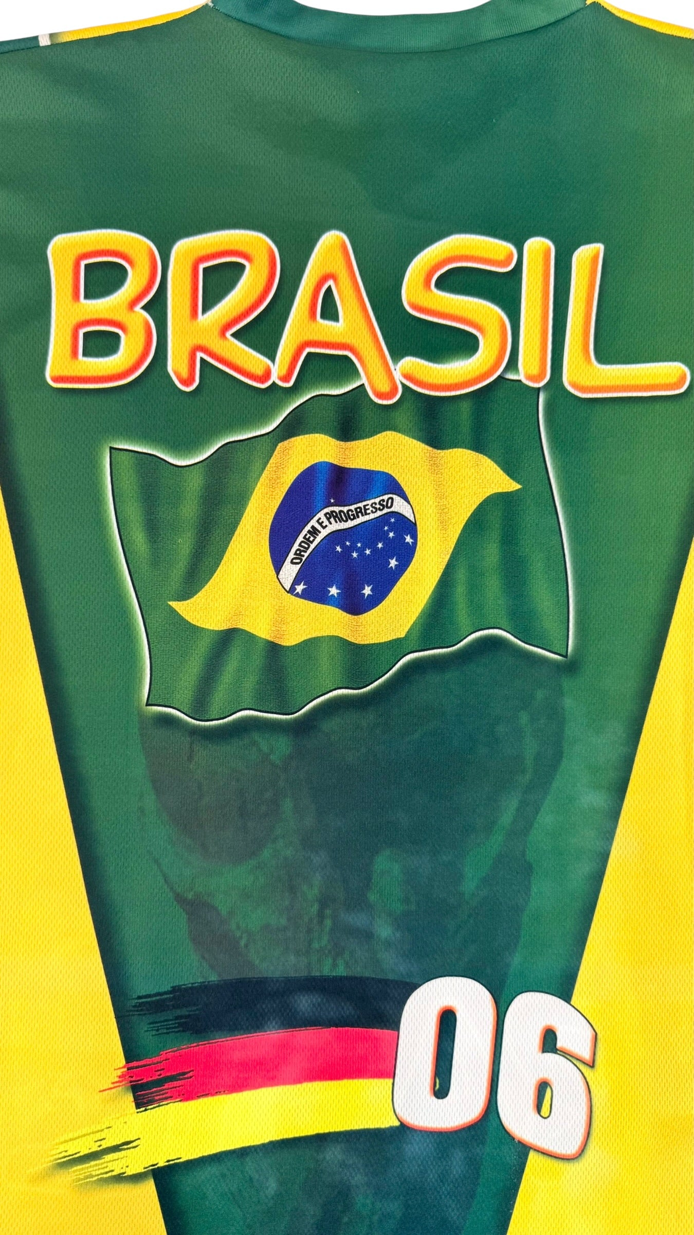 BRAZIL 2006 BOOTLEG TEE - SIGNED BY BRAZILIAN LEGENDS (SIZE XL)