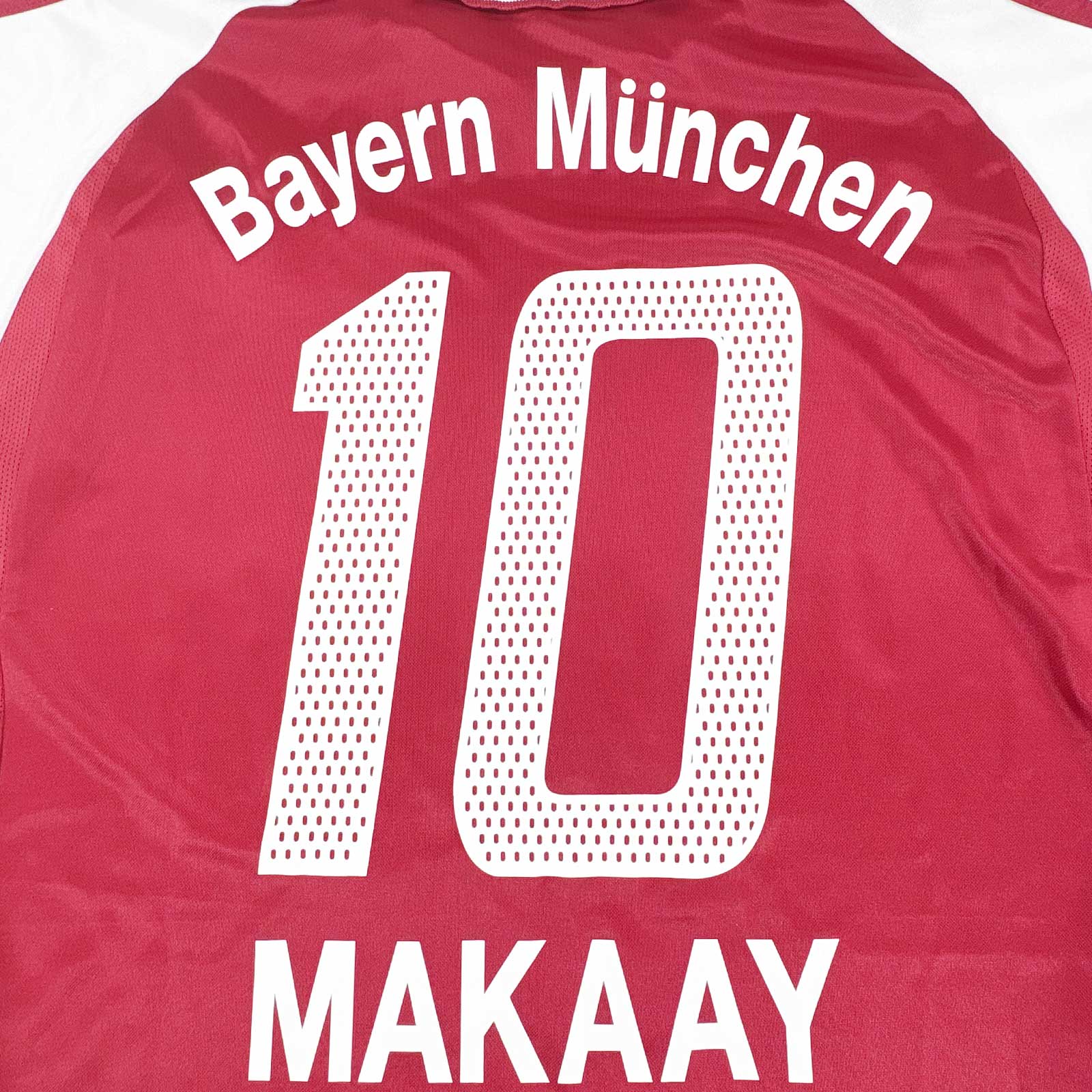 FC BAYERN MUNICH 2003/2004 HOME SHIRT - #10 MAKAAY