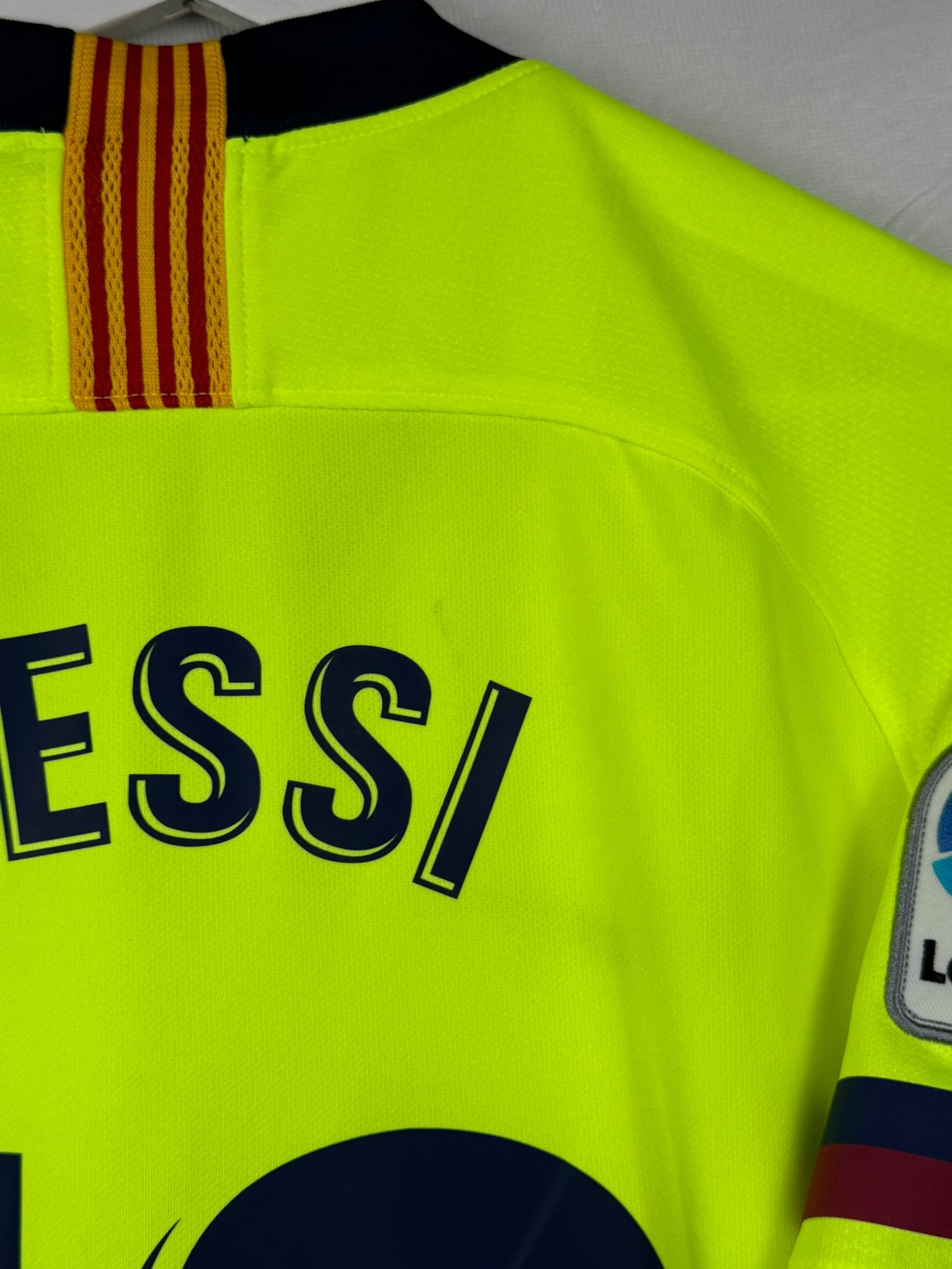 FC BARCELONA 2018/19 AWAY SHIRT - #10 MESSI (SIZE L)