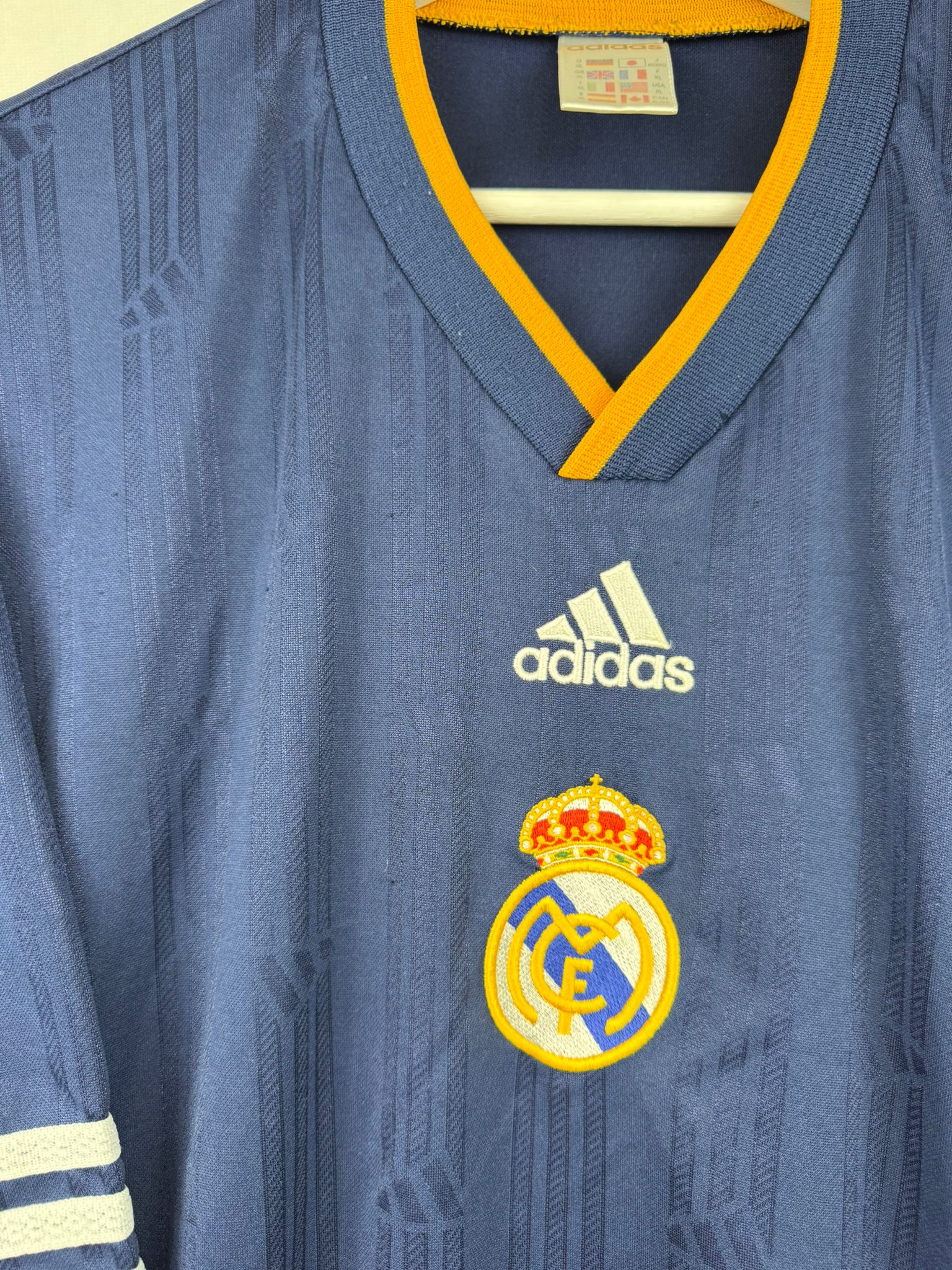 REAL MADRID 1998/99 TRAINING SHIRT (SIZE XL)
