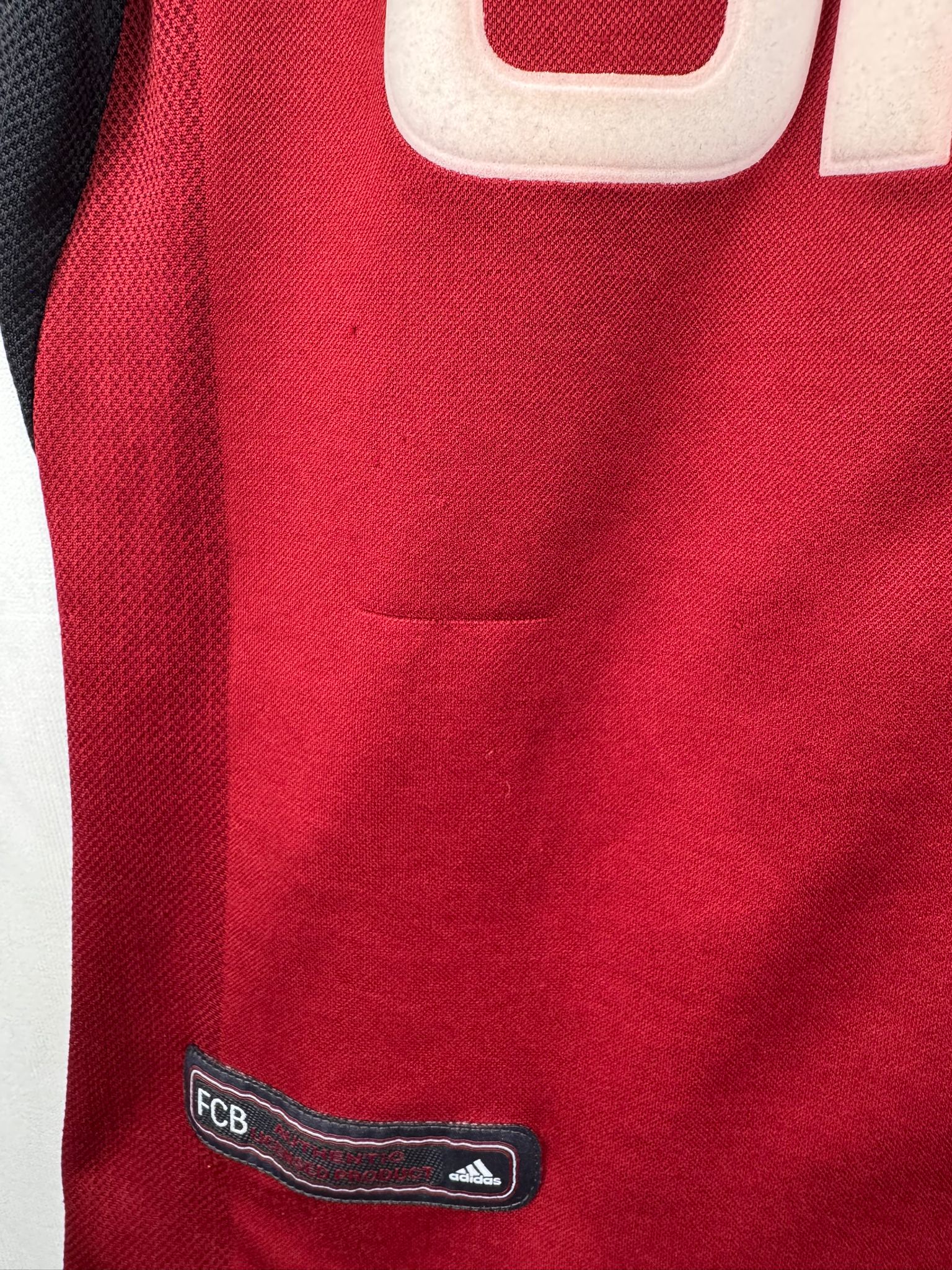 FC BAYERN MUNICH 2001/02 HOME SHIRT - #7 SCHOLL (SIZE S)