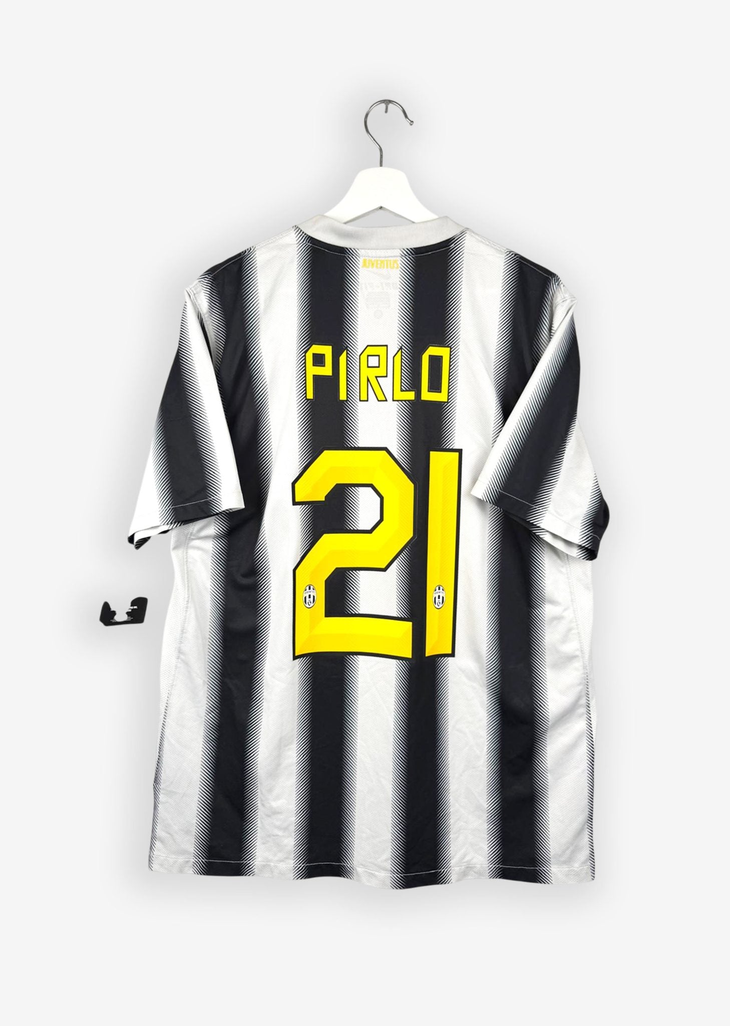 JUVENTUS 2011/12 HOME SHIRT - #21 PIRLO (SIZE L)