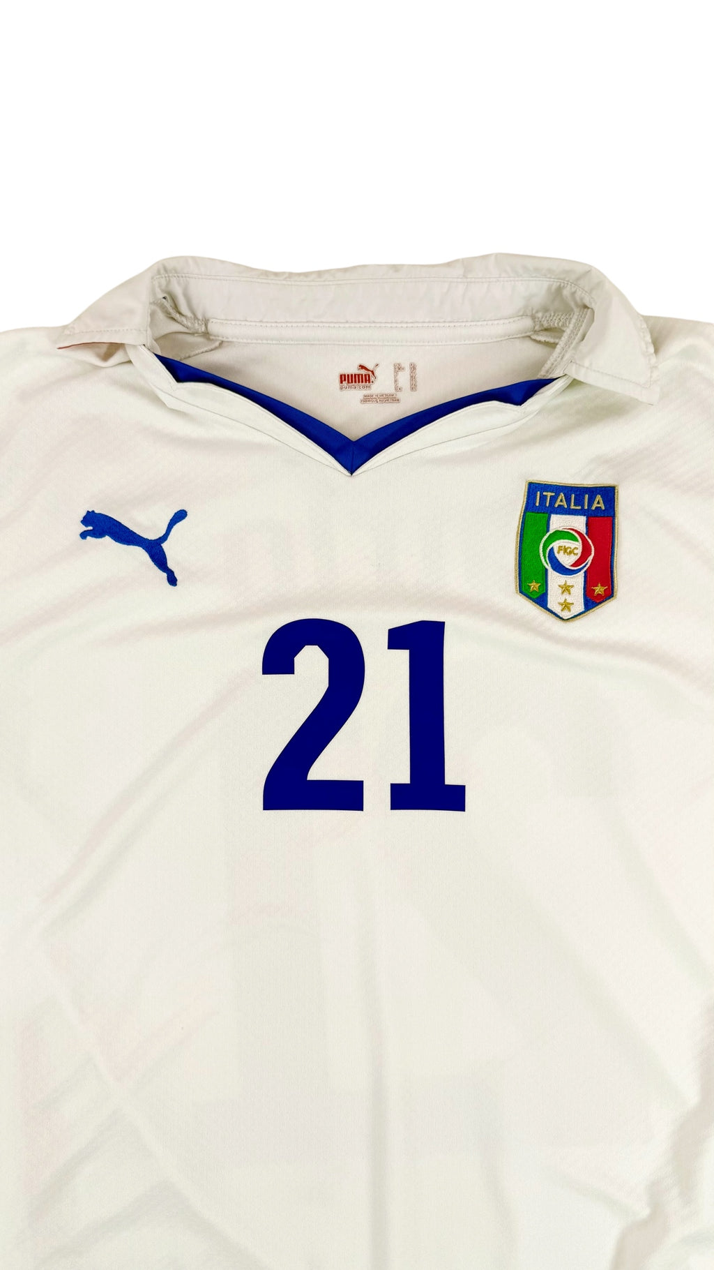 Italy Away Football Shirt 2010 11 Front Pirlo Detail