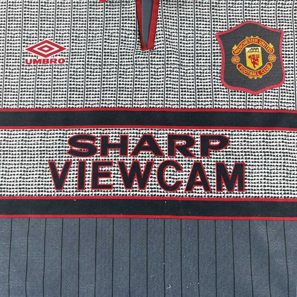 MANCHESTER UNITED 1995/96 AWAY SHIRT - #24 BECKHAM