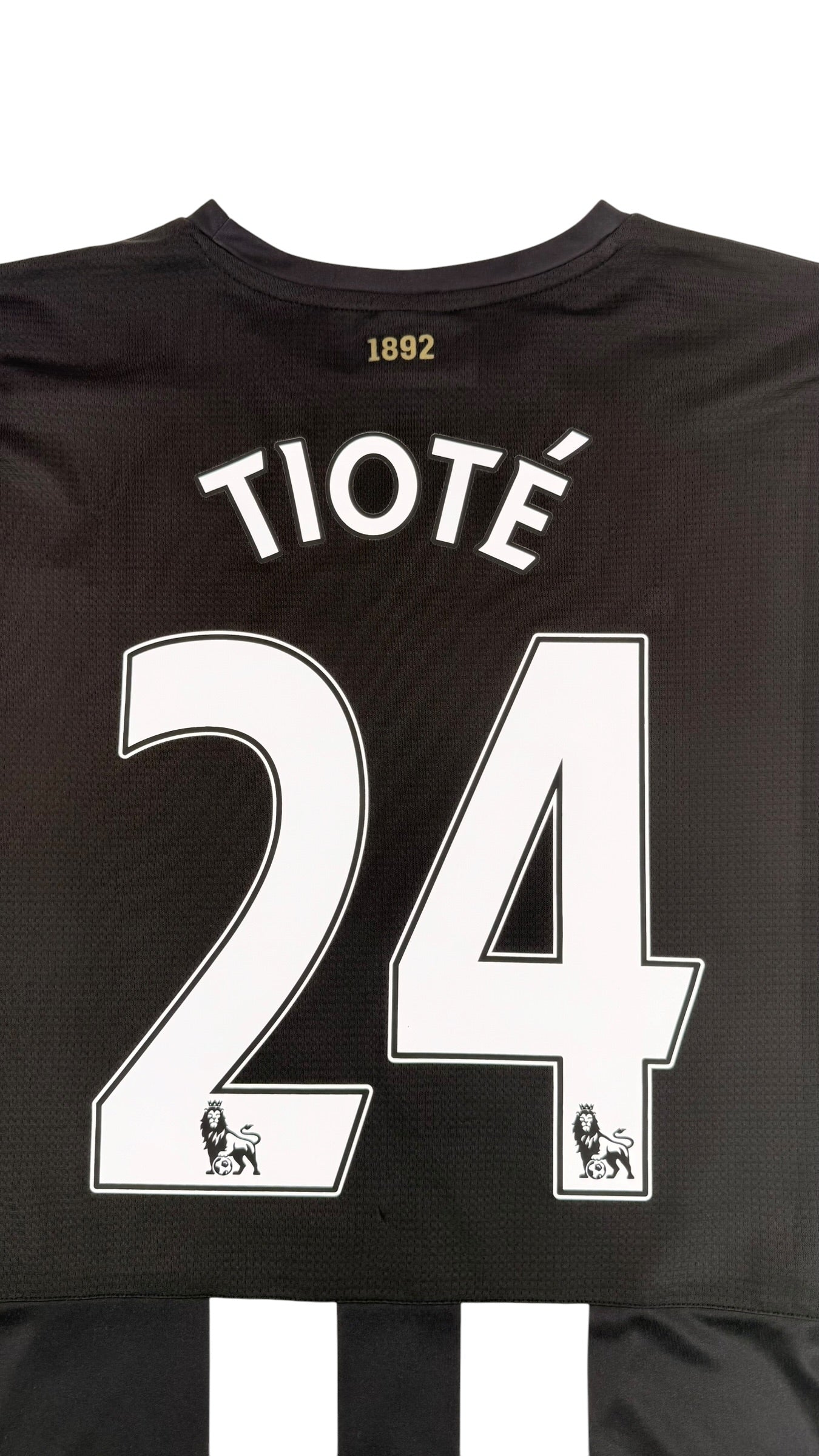 NEWCASTLE 2011/12 HOME SHIRT - #24 TIOTE (SIZE XL)