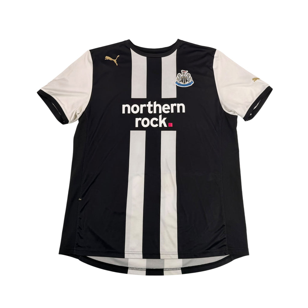 Newcastle 2011_12 homeshirt Tiote