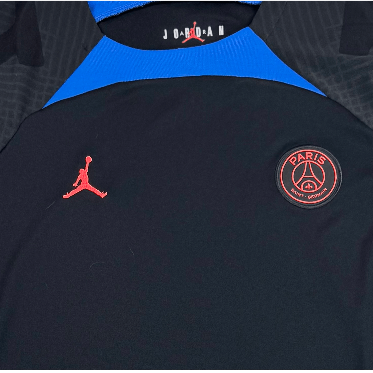 PARIS SAINT-GERMAIN TRAINING SHIRT 