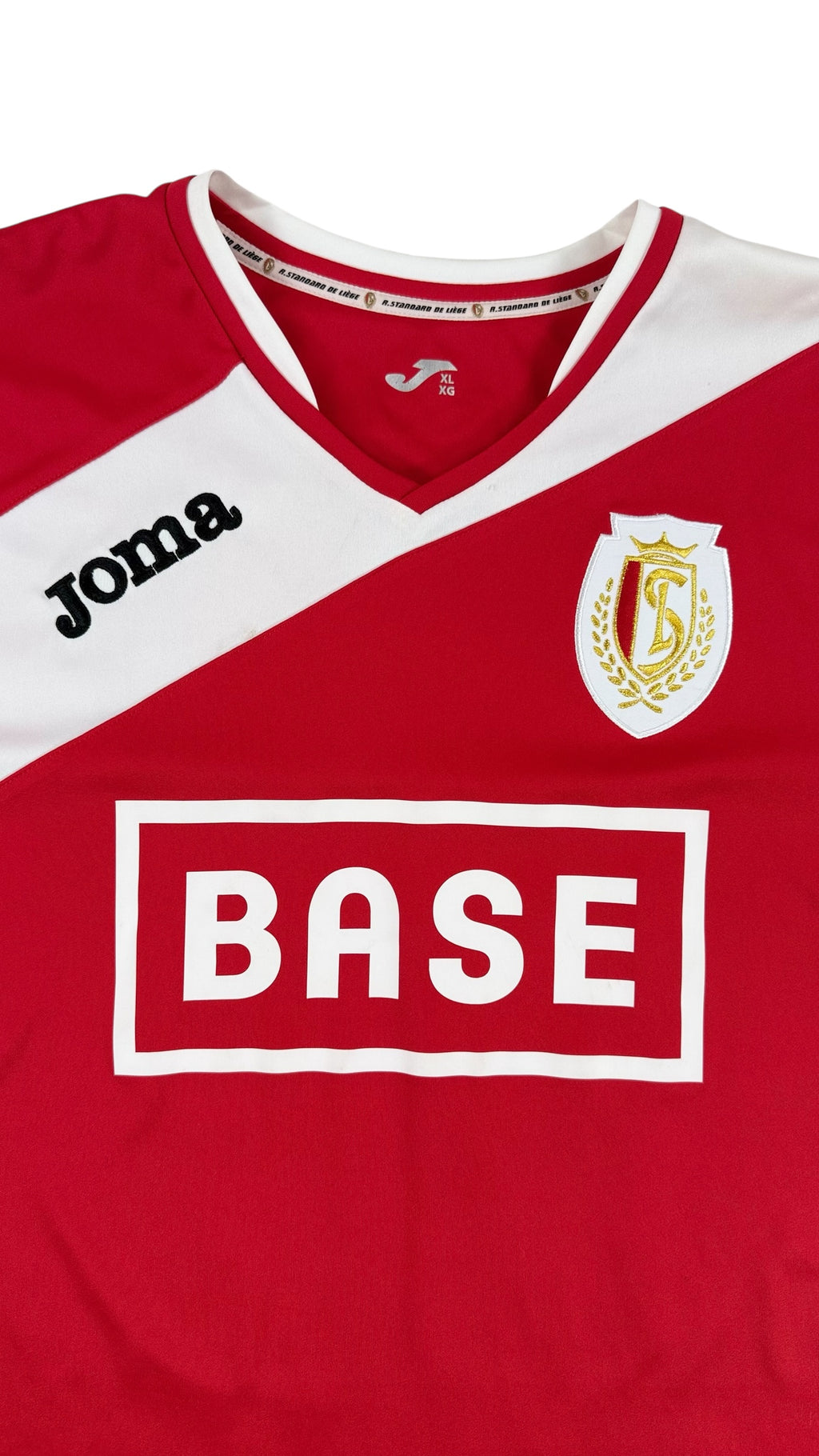 STANDARD DE LIÈGE 2013/14 HOME SHIRT - #23 BATSHUAYI (SIZE XL) SIGNED BY TEAM