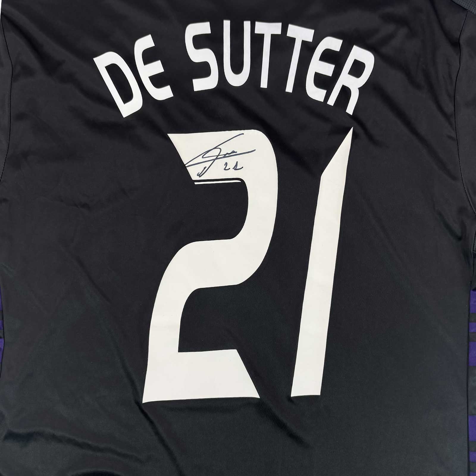 RSC ANDERLECHT 2010/11 AWAY SHIRT - SIGNED #21 DE SUTTER 