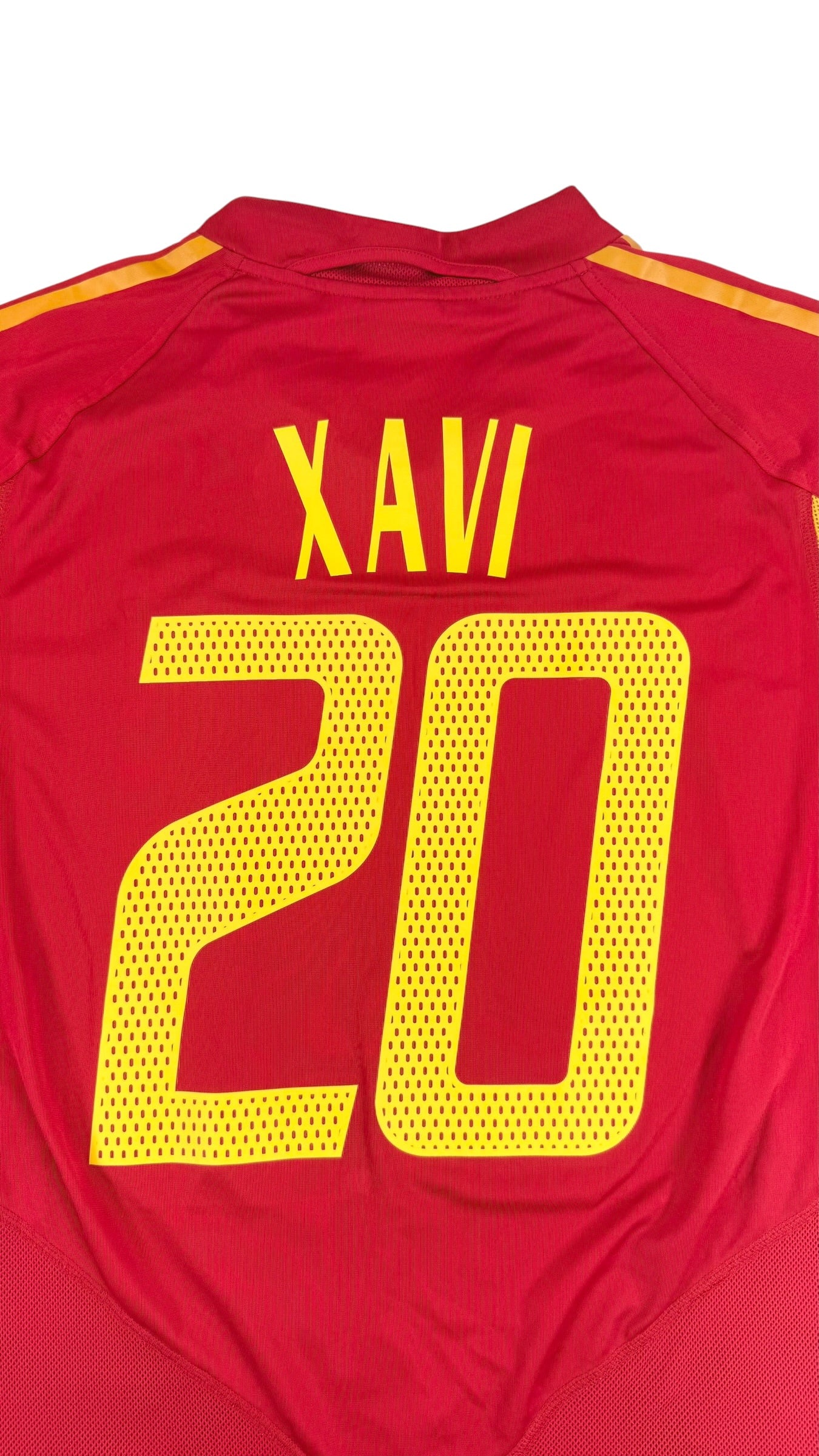 SPAIN 2004/05 HOME SHIRT - #20 XAVI (SIZE L)