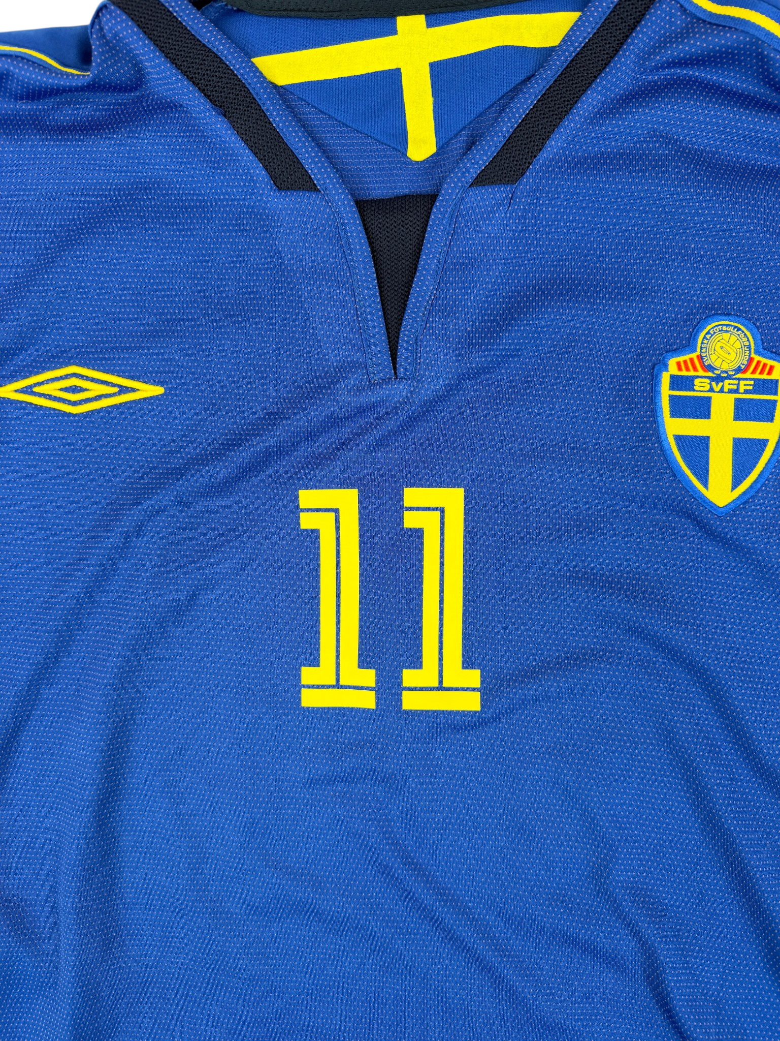 SWEDEN 2004/05 AWAY SHIRT - #11 LARSSON (SIZE L)
