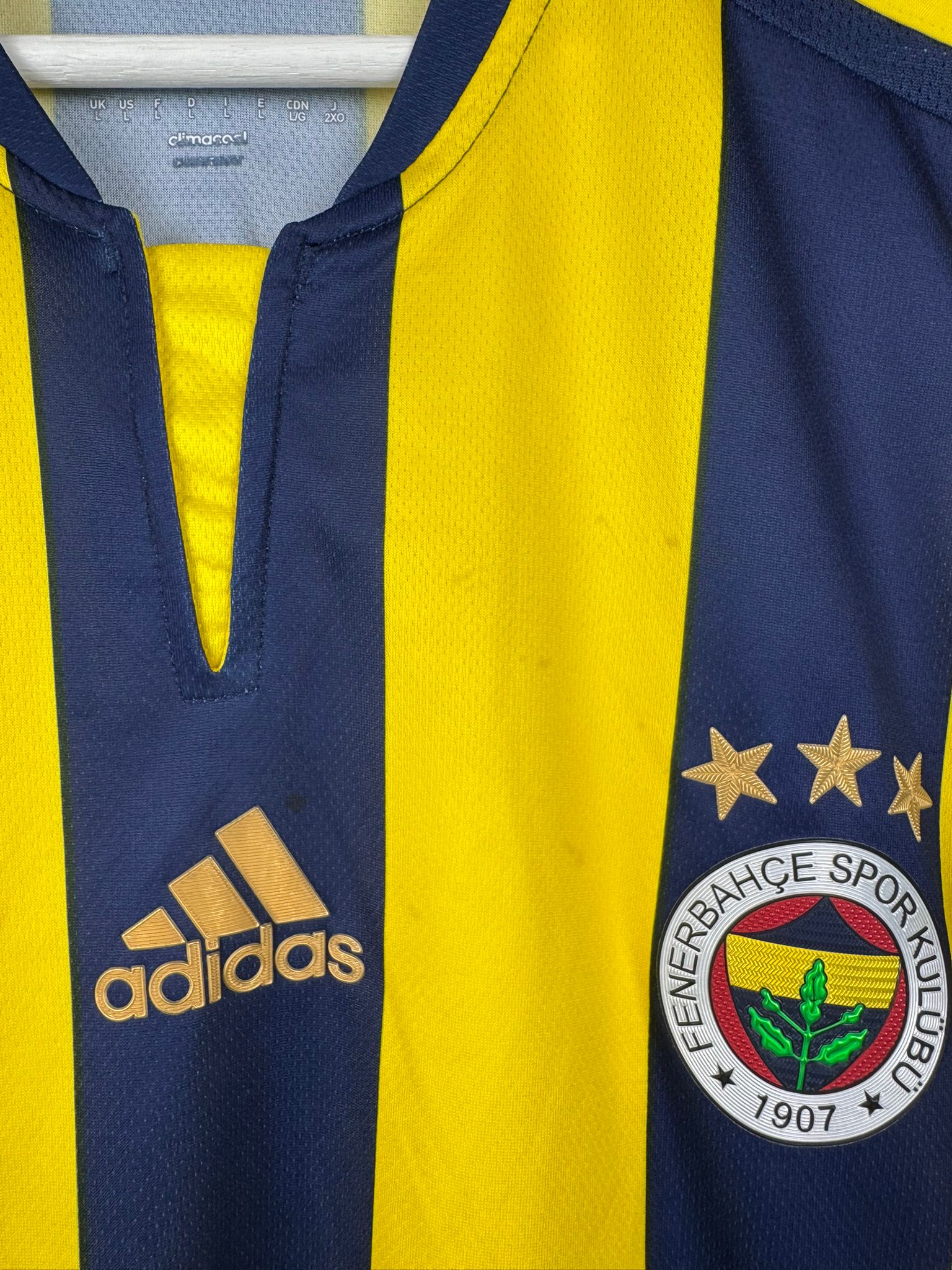 FENERBAHCE 2015/16 HOME SHIRT - #11 VAN PERSIE (SIZE L)