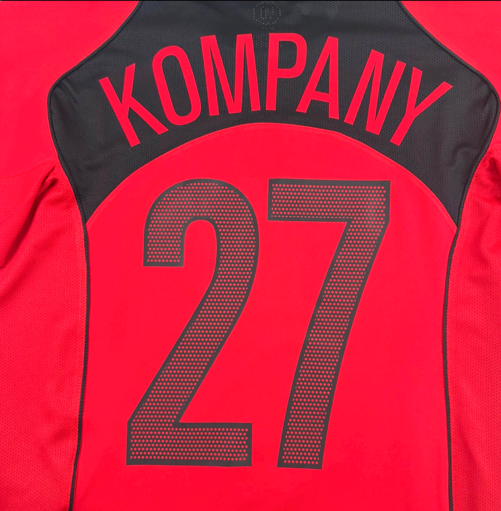 BELGIUM 2004/2005 HOME SHIRT - #27 KOMPANY (SIZE M) NWT