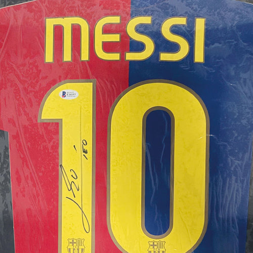 BARCELONA 2008/09 HOME SHIRT - #10 MESSI SIGNED & FRAMED, BECKETT COA INCL.